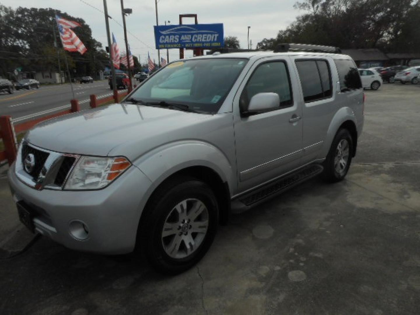 2011 SILVER NISSAN PATHFINDER S; LE; SV (5N1AR1NB2BC) , located at 1200 Cassat Avenue, Jacksonville, FL, 32205, (904) 695-1885, 30.302404, -81.731033 - Photo#1
